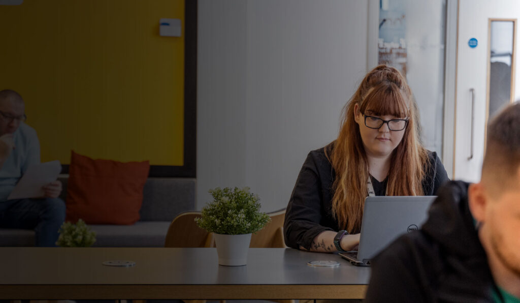 Person working in Coworking Space Parralax